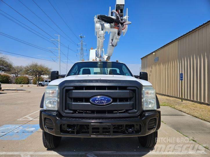 Ford F - 550 Auto korpe
