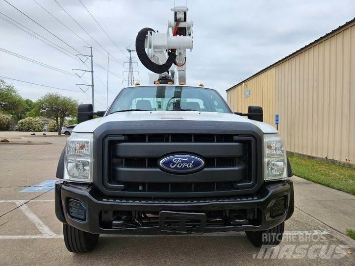 Ford F-550 Auto korpe
