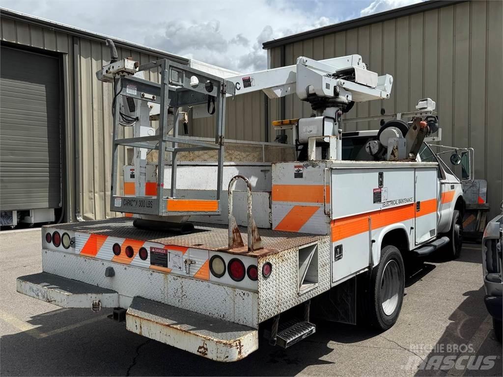 Ford F-550 Auto korpe