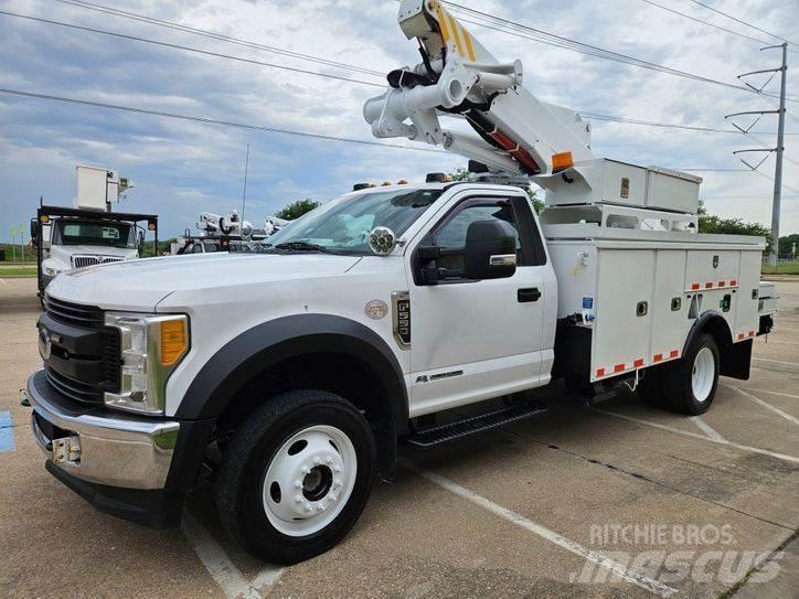 Ford F-550 Auto korpe