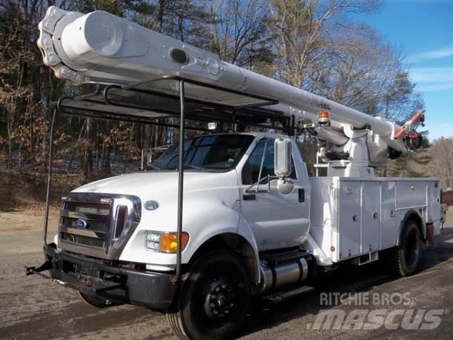 Ford F-750 Auto korpe