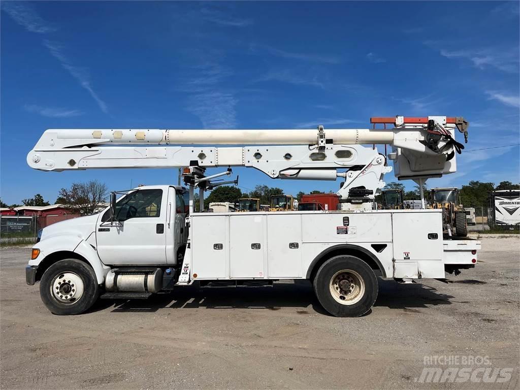 Ford F-750 Auto korpe