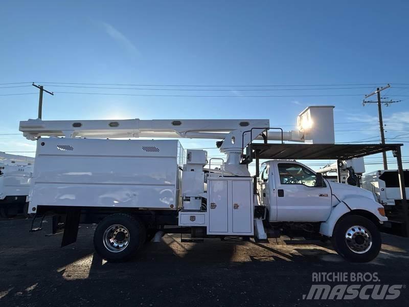 Ford F-750 Auto korpe