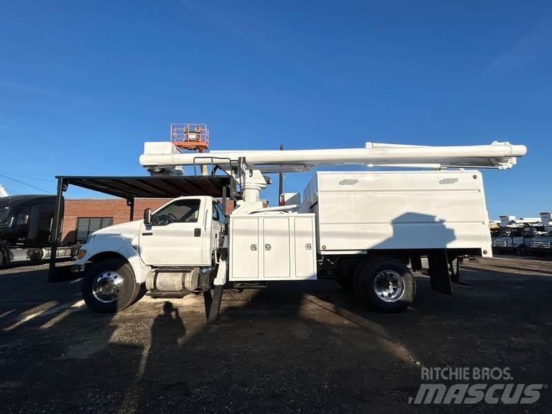 Ford F-750 Auto korpe