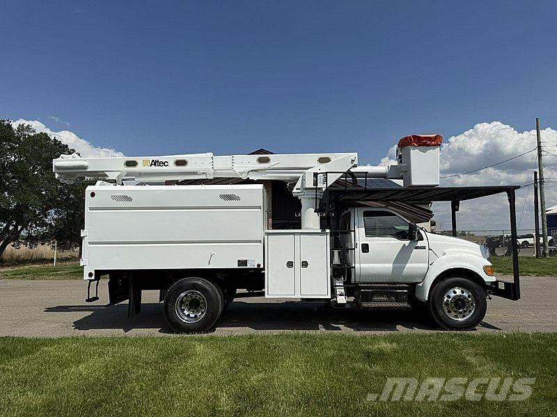 Ford F-750 Auto korpe