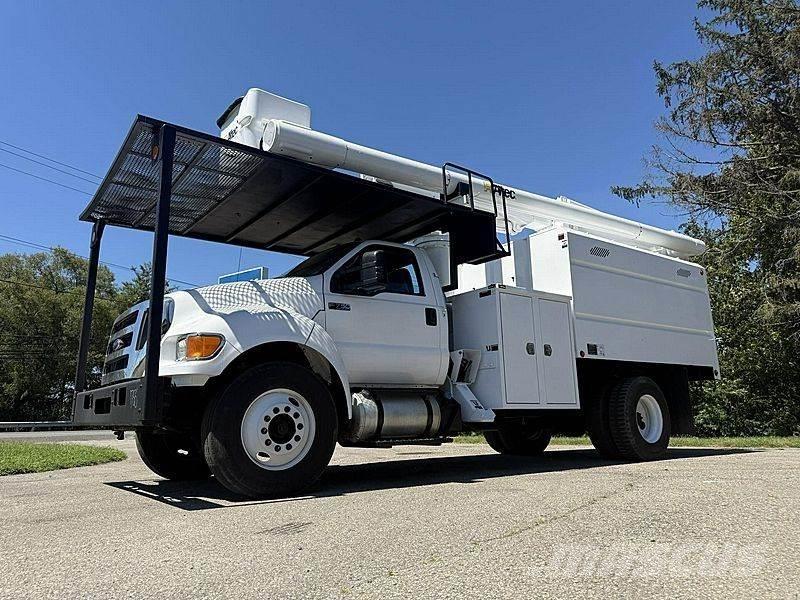 Ford F-750 Auto korpe