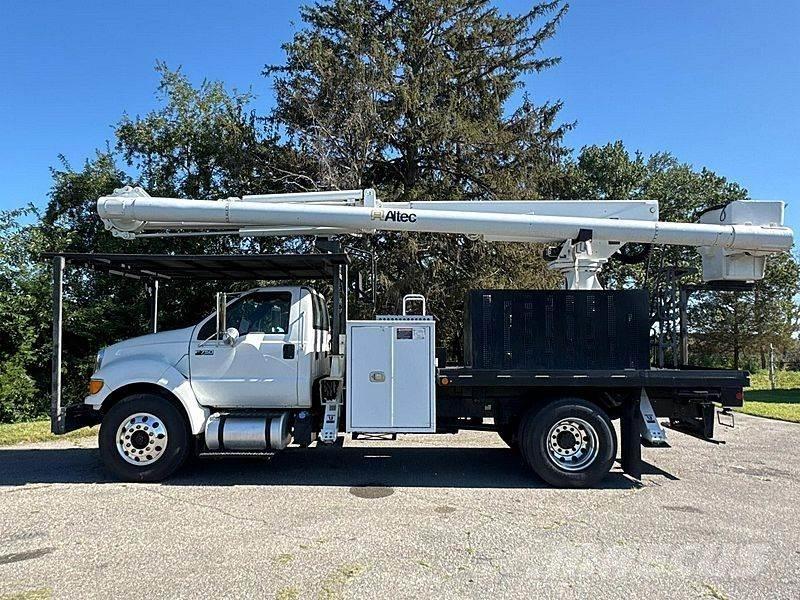 Ford F-750 Auto korpe