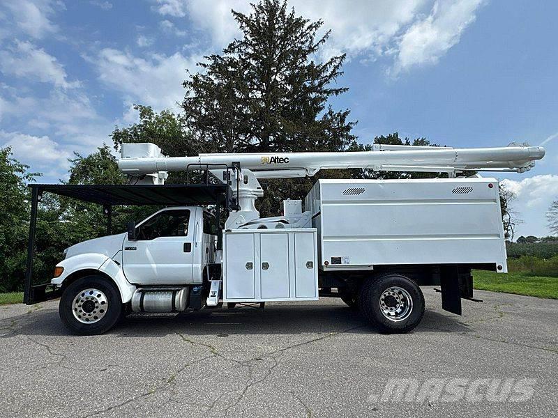 Ford F-750 Auto korpe