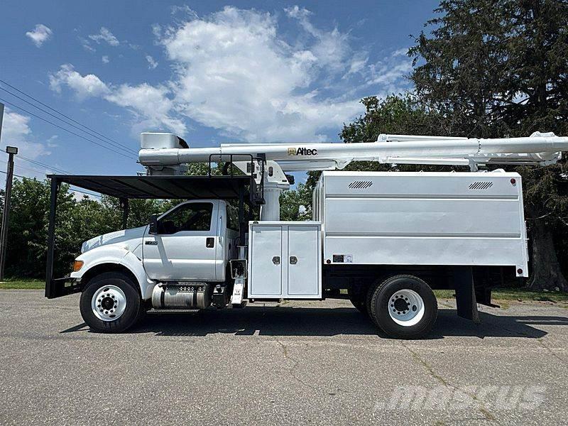 Ford F-750 Auto korpe