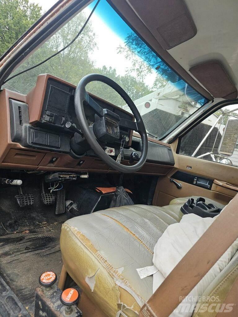 GMC C6000 Kamioni za piljevinu