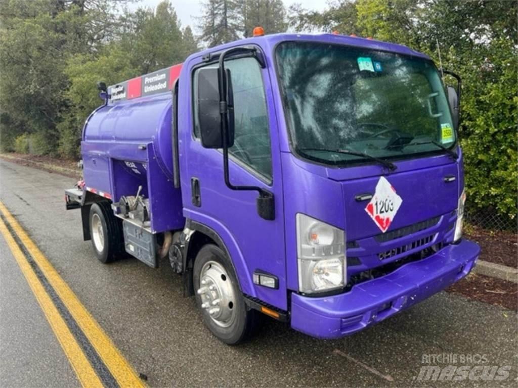 Isuzu NPR Kamioni cisterne