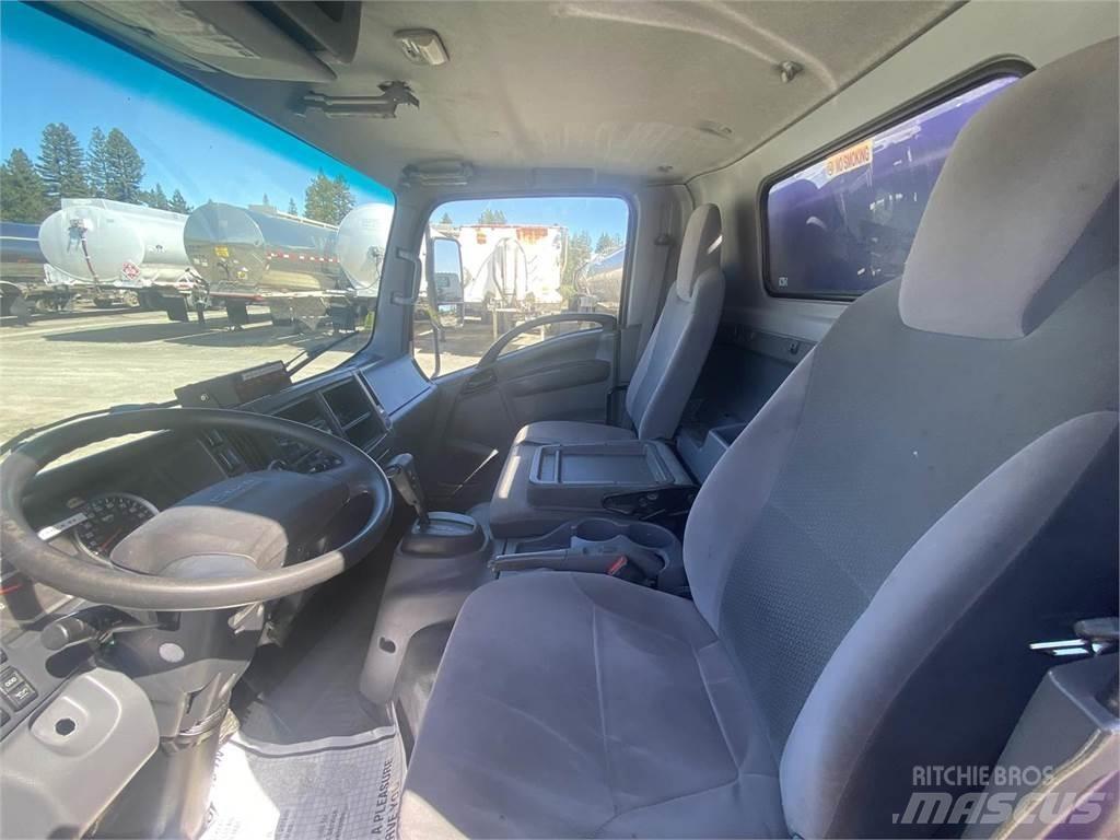 Isuzu NQR Kamioni cisterne