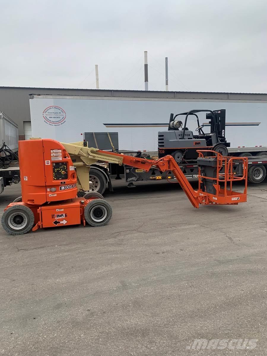 JLG E300AJ Jarbolne penjajuće platforme