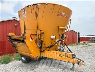 Kuhn 5143 Mešaona stočne hrane