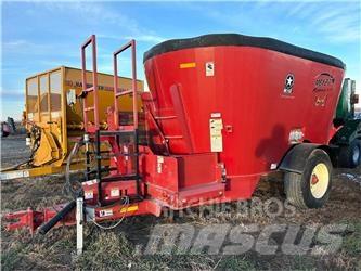 Meyer F470 Mešaona stočne hrane