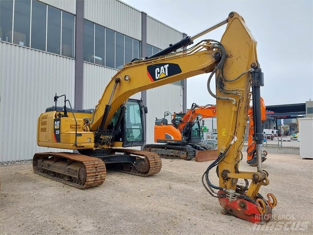 CAT 323F Bageri guseničari