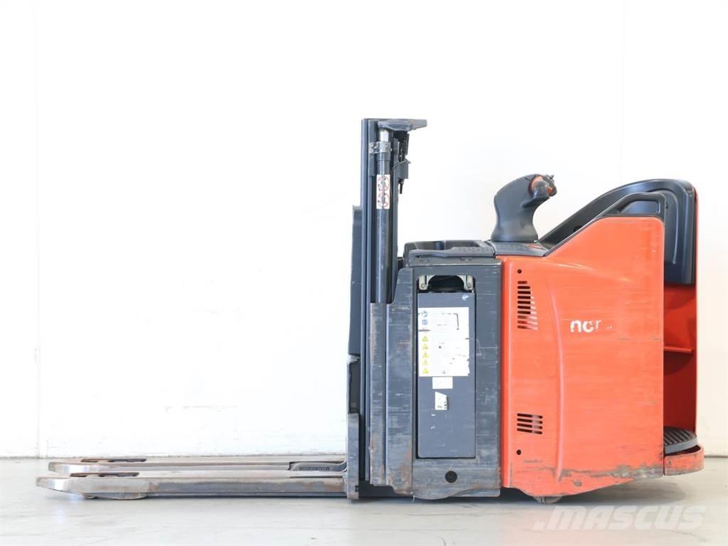 Linde D12SP/133-01 Ručni električni viljuškar