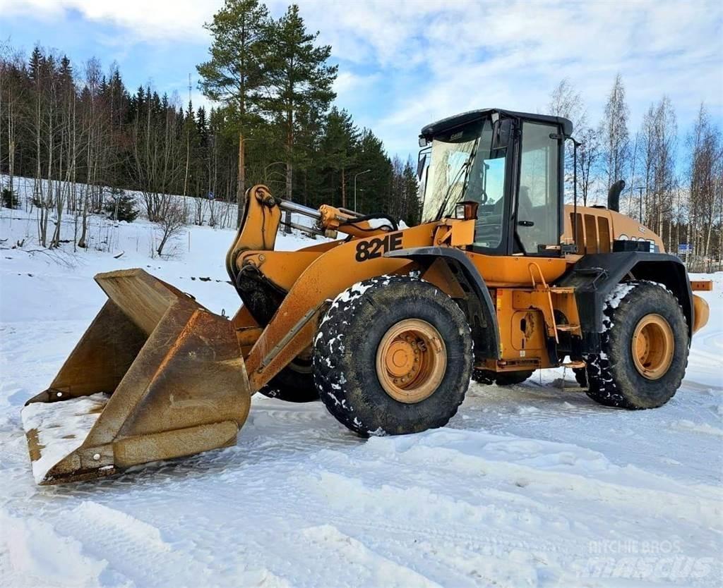 CASE 821E Utovarivači na točkove