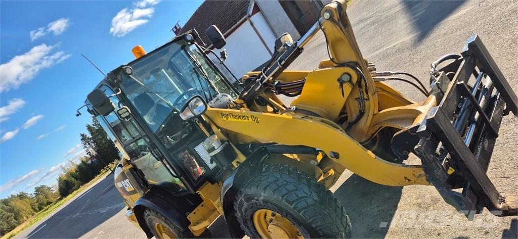 CAT 906M Utovarivači na točkove