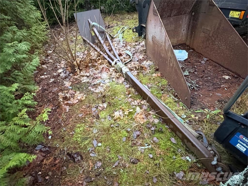 CAT TH 580 B Teleskopski viljuškari