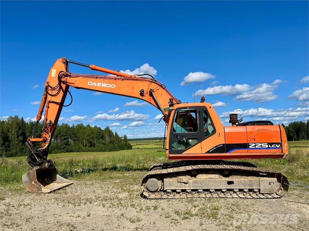 Daewoo 220LC-V Bageri guseničari