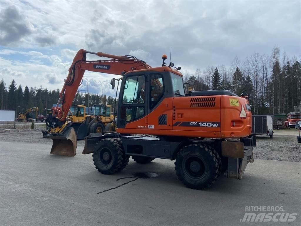 Doosan DX 140W Bageri točkaši