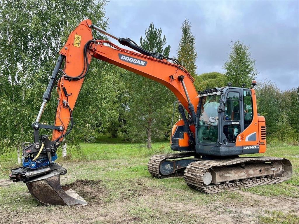 Doosan DX140LC Bageri guseničari