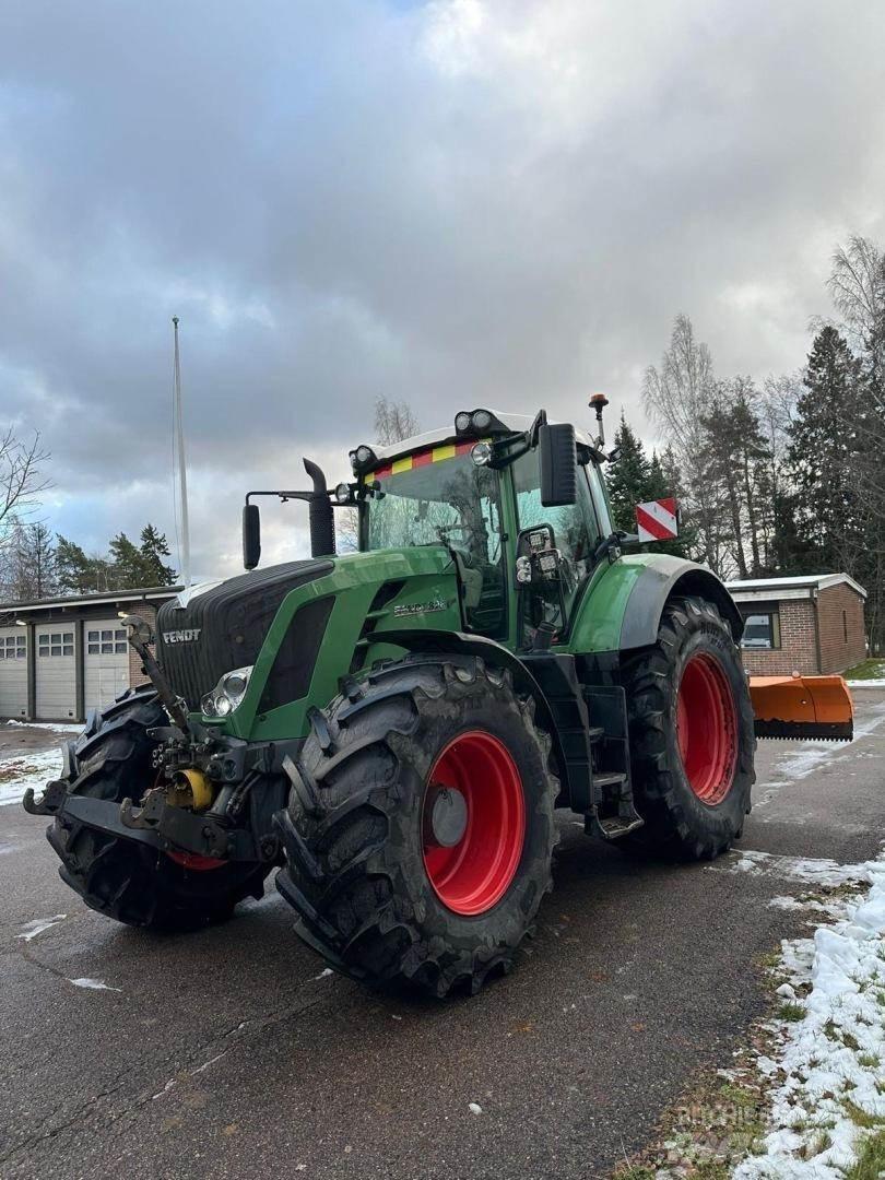 Fendt 828 VARIO Traktori