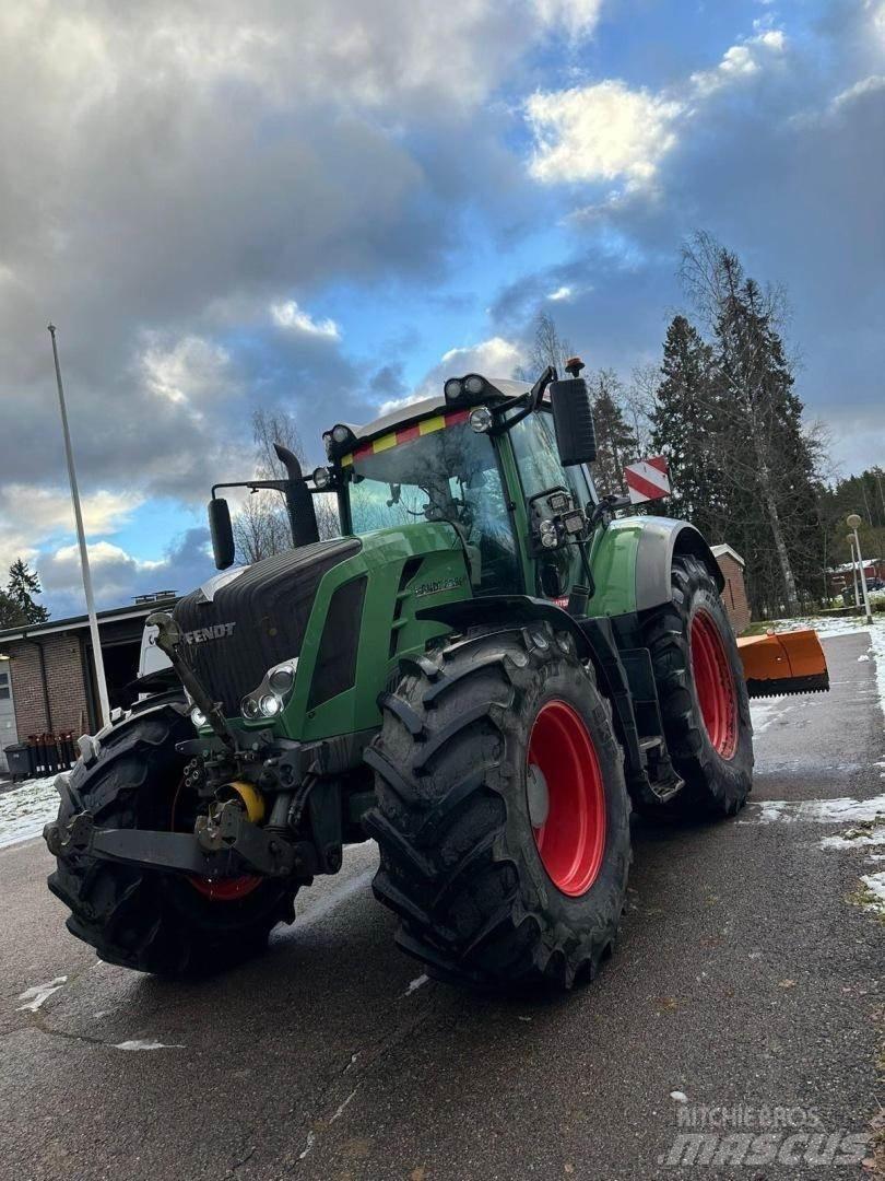 Fendt 828 VARIO Traktori