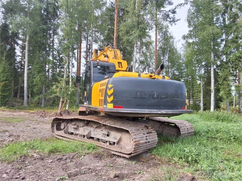 JCB 210 LCT4 Bageri guseničari