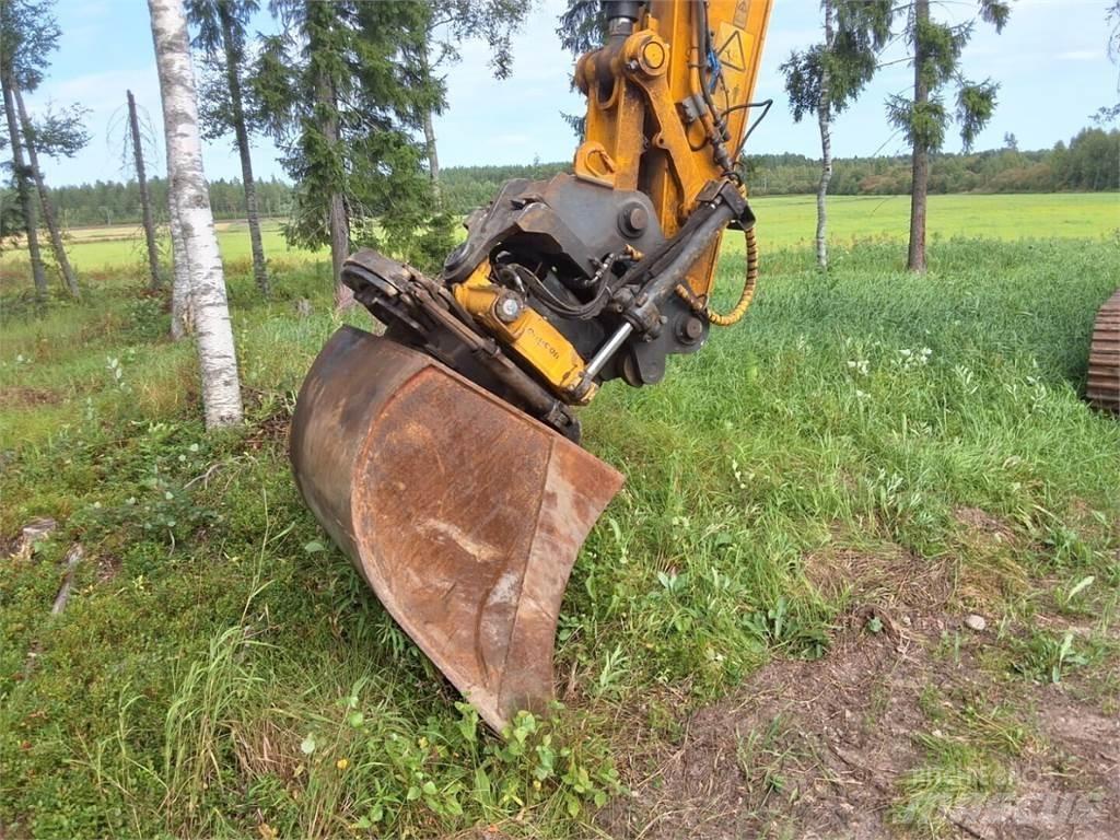 JCB 210 LCT4 Bageri guseničari