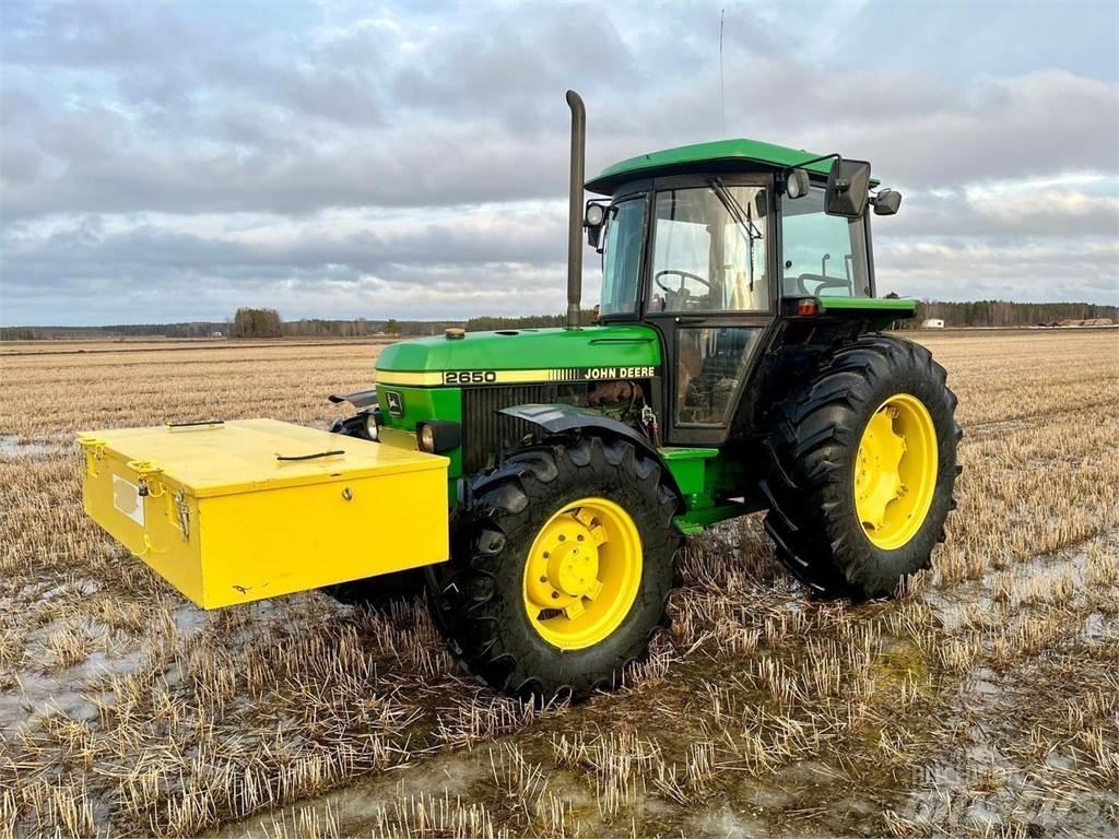 John Deere 2650 Traktori