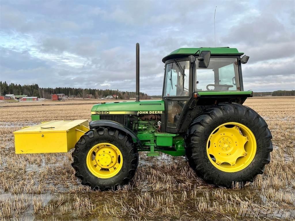 John Deere 2650 Traktori