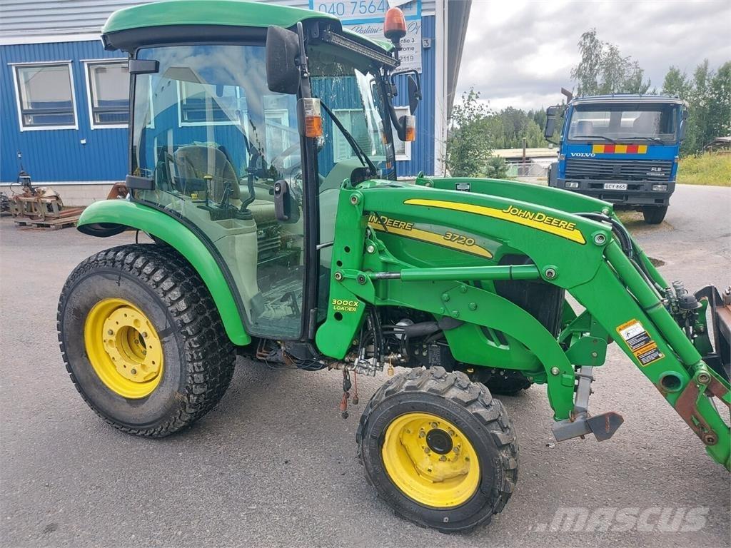 John Deere 3720 Traktori
