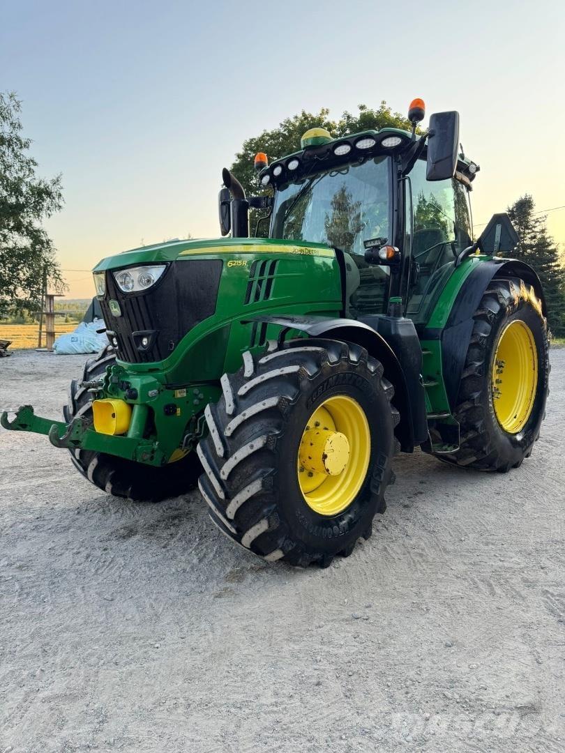 John Deere 6215R Traktori