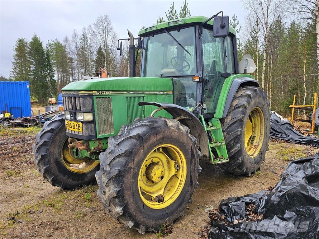 John Deere 6800 Traktori
