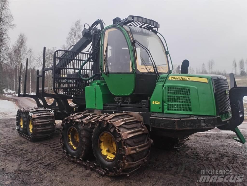 John Deere 810 E Forvarderi