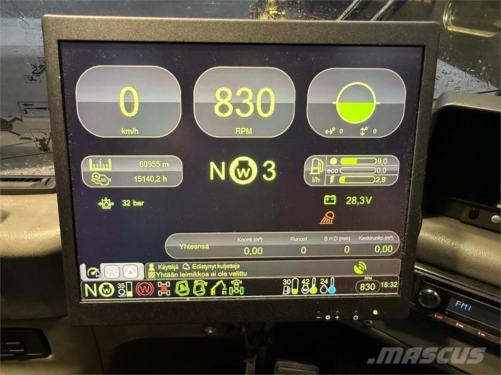 Komatsu 901 TX Harversteri