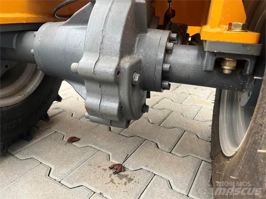 Multiloader L 10 Mini utovarivači