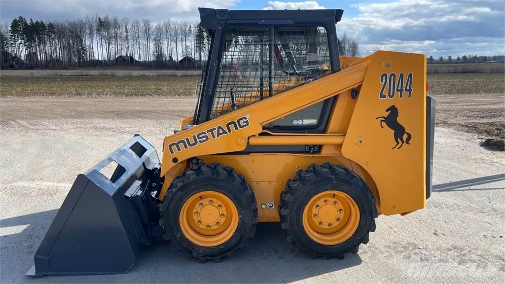 Mustang 2044 Skid steer mini utovarivači