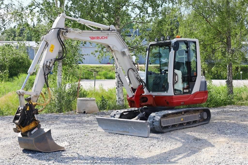 Takeuchi TB250 Mini bageri < 7t