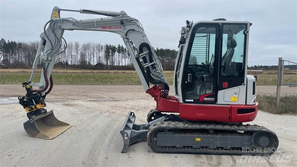 Takeuchi TB257FR Mini bageri < 7t