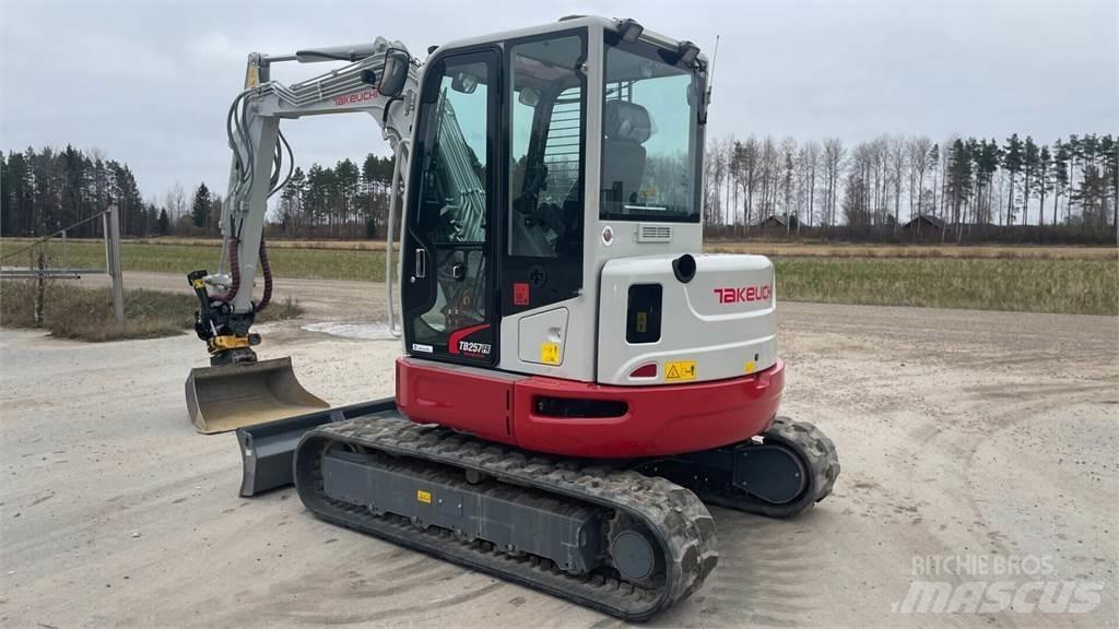 Takeuchi TB257FR Mini bageri < 7t