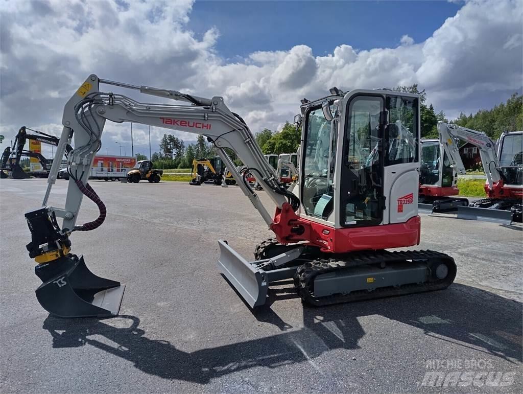 Takeuchi TB335R Mini bageri < 7t