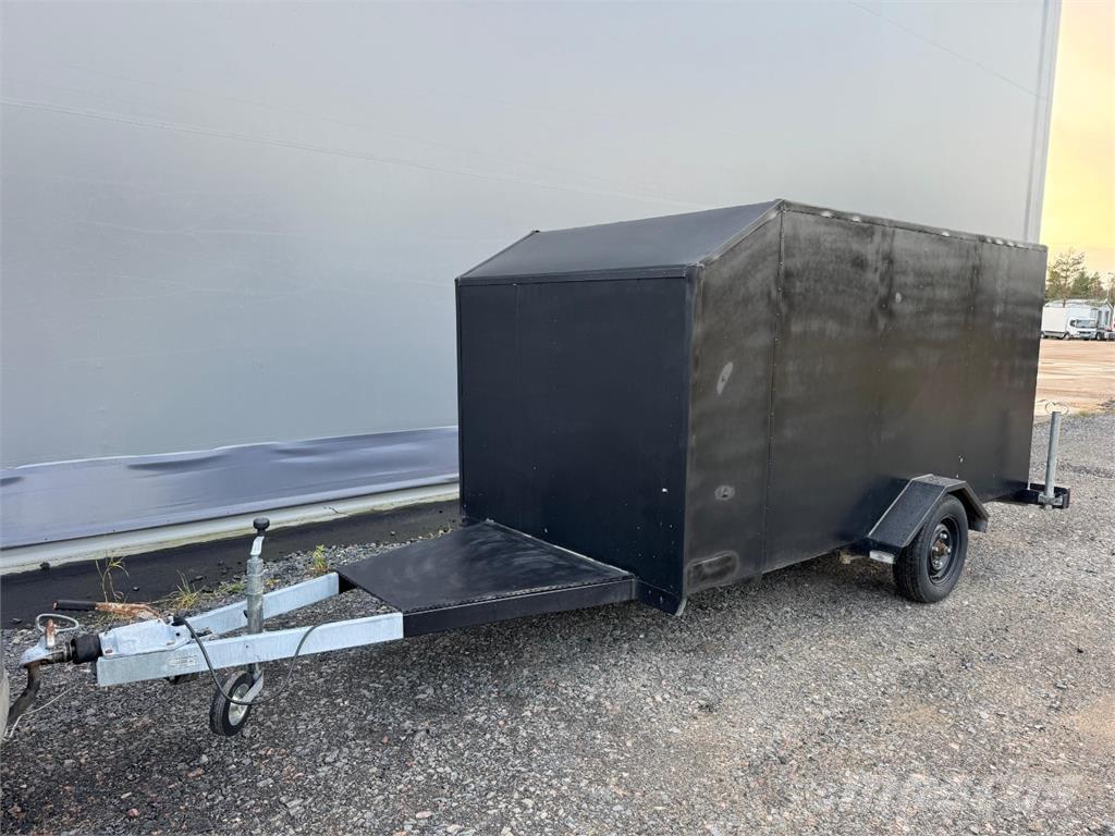  Umpiperäkärry Auto prikolice