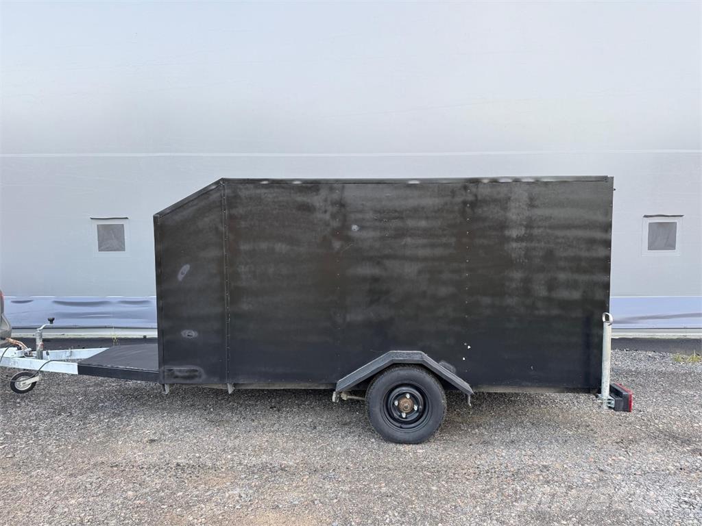  Umpiperäkärry Auto prikolice