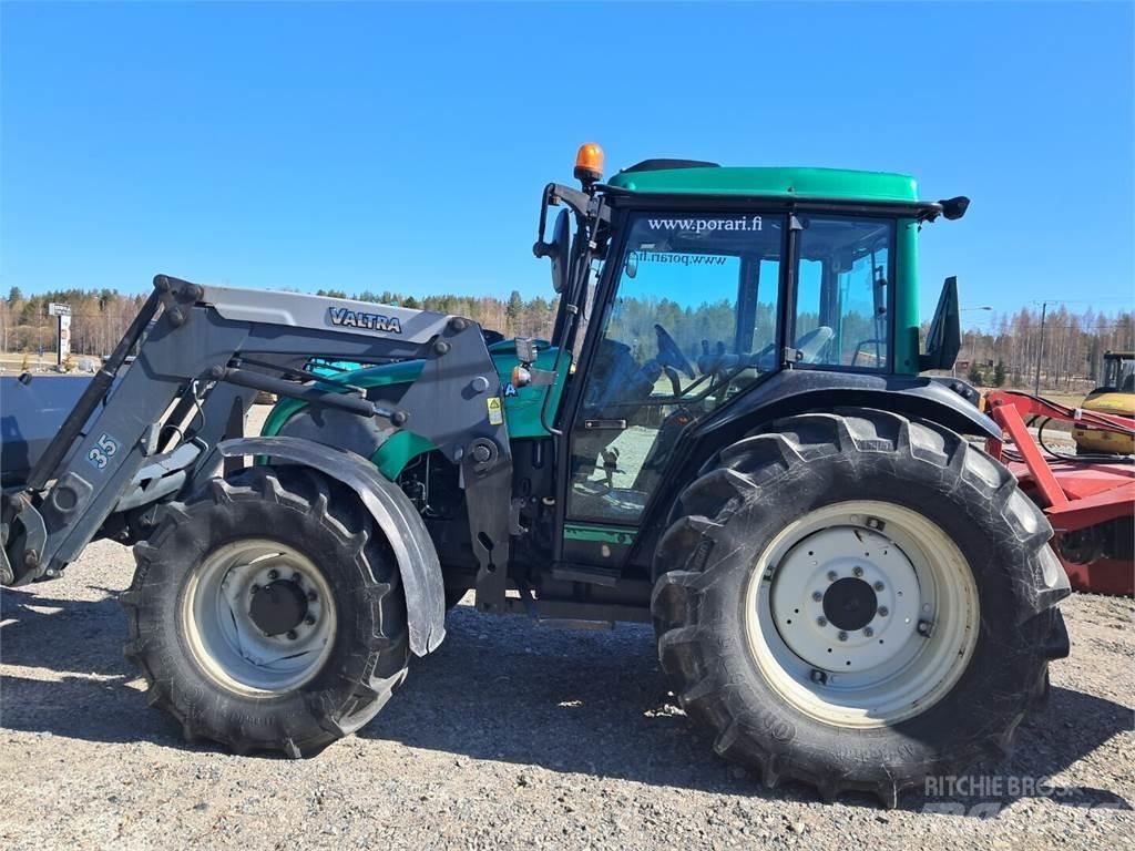 Valtra A92 Traktori