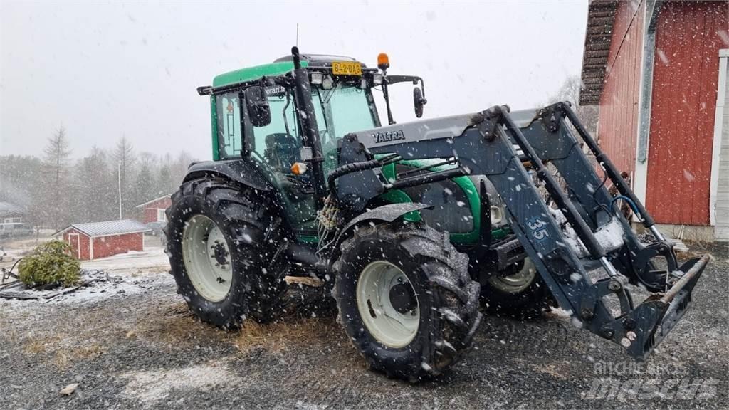 Valtra A92 Traktori