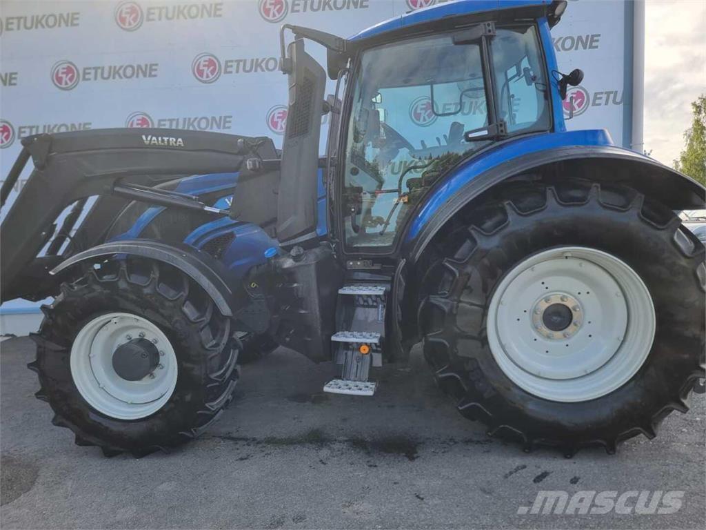 Valtra T145 Traktori