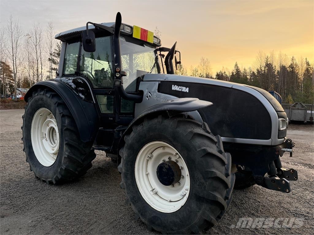 Valtra T190 Traktori